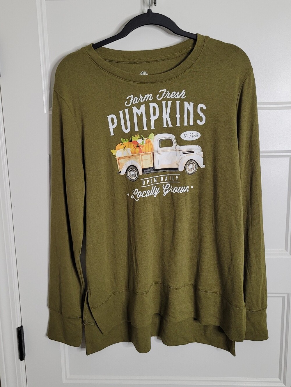 NWT PositiviTees Farm Fresh Pumpkins long-sleeve Size L